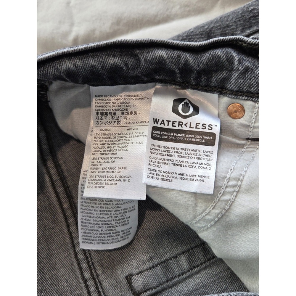 Levi's Women's Wedgie Premium Jeans High Waisted Black Gray Wash Women's 28 EUC - Picture 8 of 13